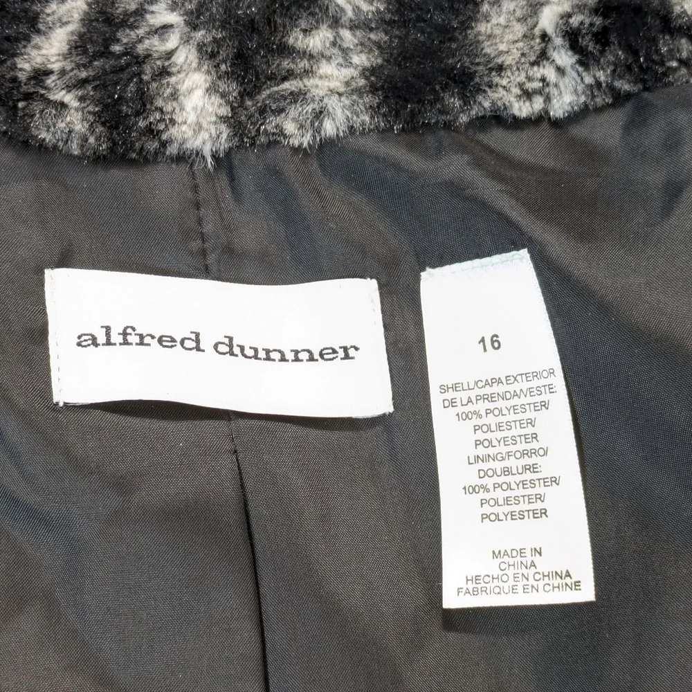 Alfred‎ Dunner Manhattan Skyli Women's Black White Faux Fur Jacket Evening 16